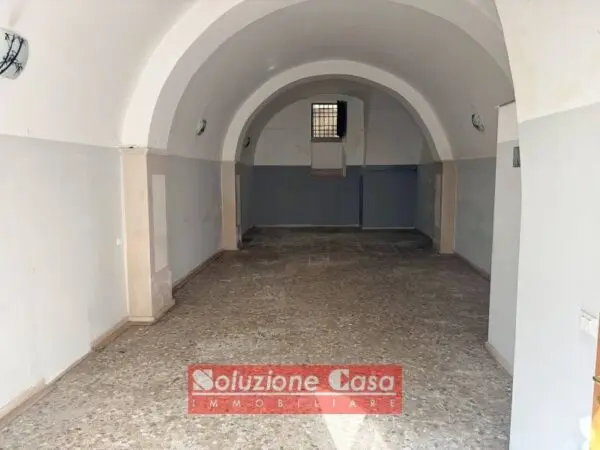 Locale Commerciale corso Garibaldi 16, Canosa Di Puglia