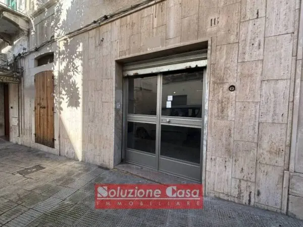 Locale Commerciale corso Garibaldi 16, Canosa Di Puglia