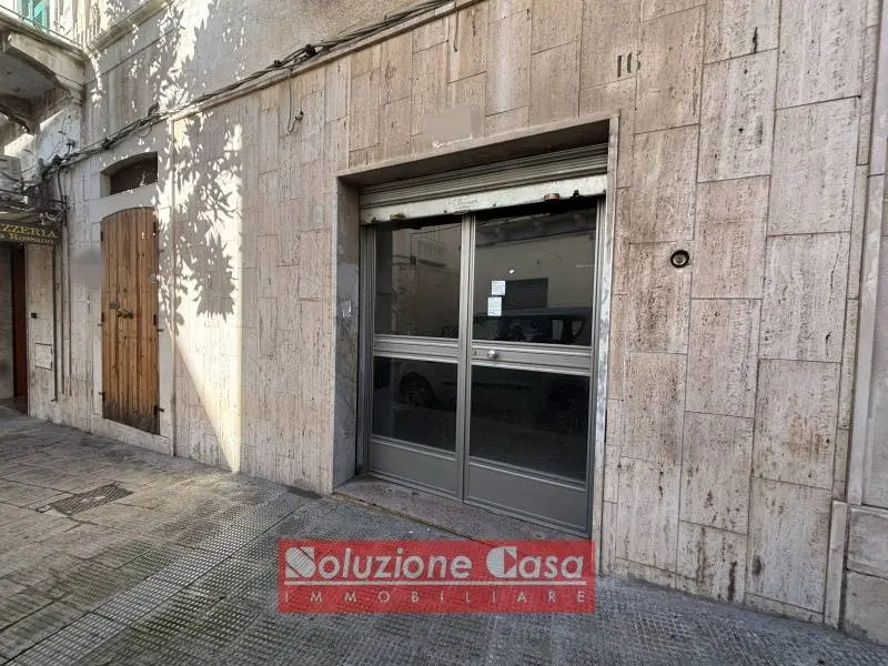 Immagine per Locale Commerciale in vendita a Canosa di Puglia Corso Garibaldi 16