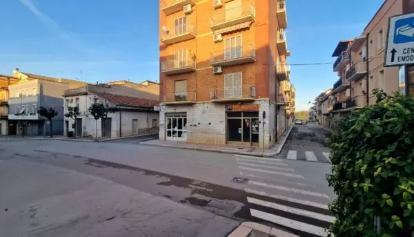 Locale Commerciale via Antonio Gramsci 260, San Nicandro Garganico