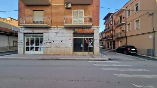 Locale Commerciale via Antonio Gramsci 260, San Nicandro Garganico