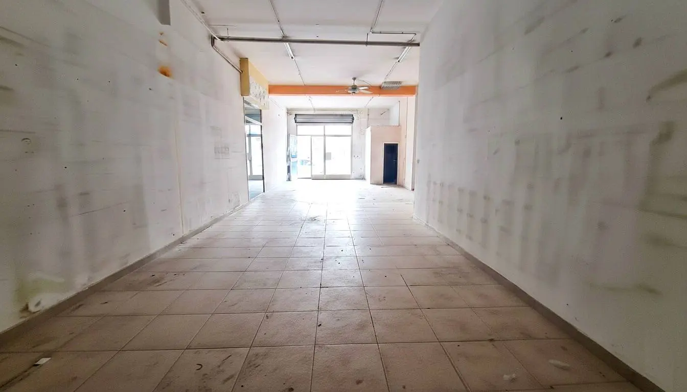 Immagine per Locale Commerciale in affitto a San Nicandro Garganico Via Antonio Gramsci 260