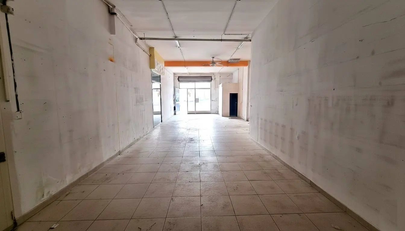 Immagine per Locale Commerciale in affitto a San Nicandro Garganico Via Antonio Gramsci 260