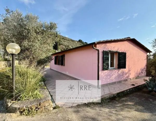 Villa via Fanny Roncati Carli, Imperia