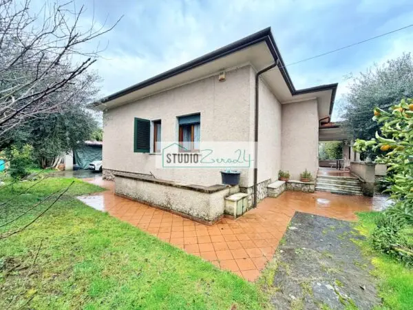 Villa via Bonazzera, Pietrasanta