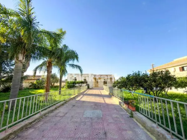 Villa via Della Colomba, Siracusa