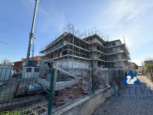 Appartamento via San Luigi 100, Saltrio