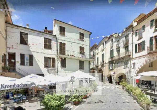 Appartamento piazza Cavour, Vessalico