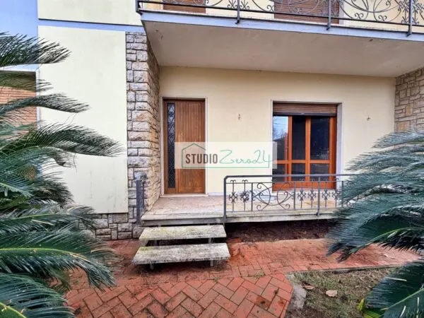 Villa via Vignette, Pietrasanta