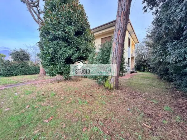 Villa via Vignette, Pietrasanta