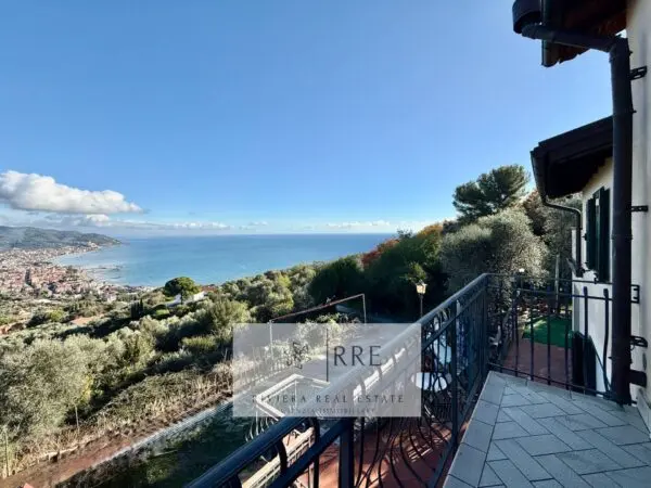 Villa strada Berzi, Diano San Pietro
