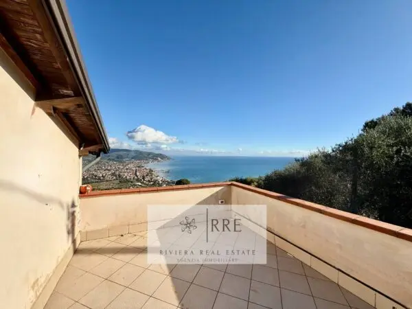 Villa strada Berzi, Diano San Pietro