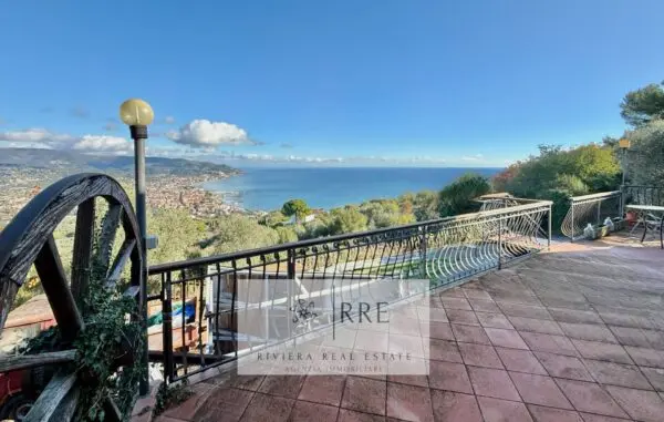 Villa strada Berzi, Diano San Pietro