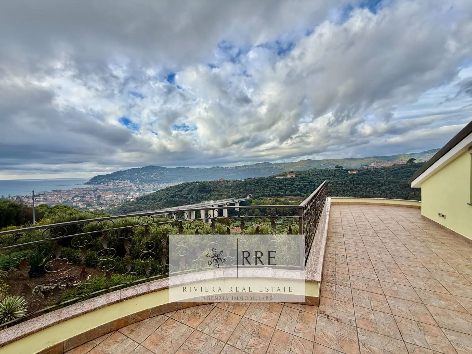Immagine per Villa in vendita a Diano San Pietro via degli Ulivi 