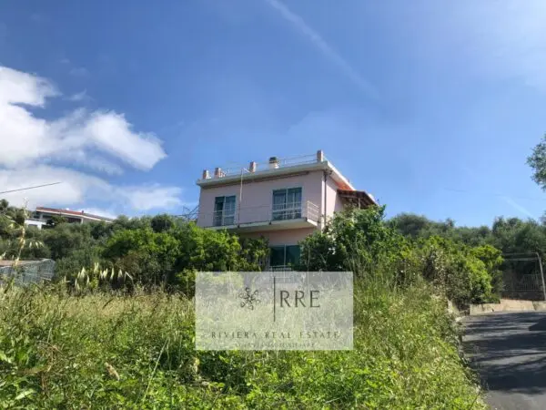 Villa via Monade, Diano San Pietro
