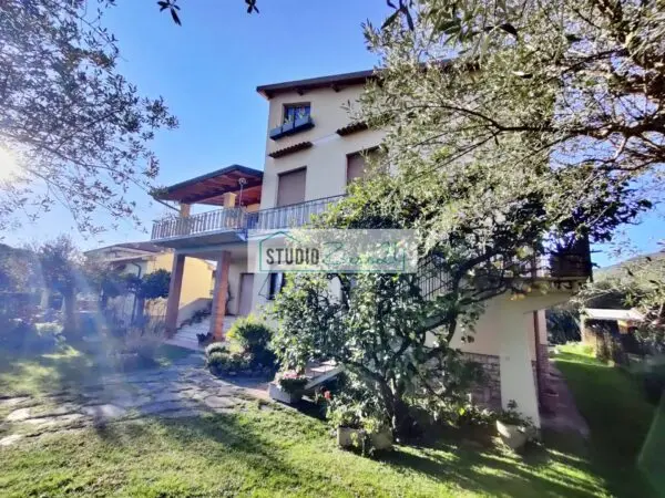 Villa via Sceltino, Seravezza