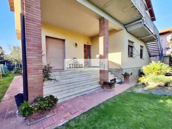Villa via Sceltino, Seravezza