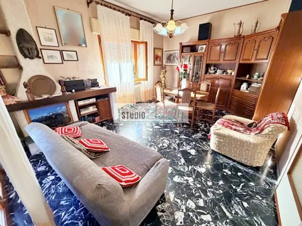 Villa via Sceltino, Seravezza