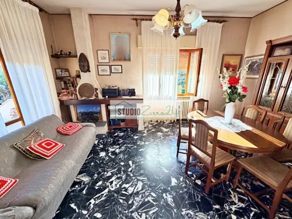 Villa via Sceltino, Seravezza
