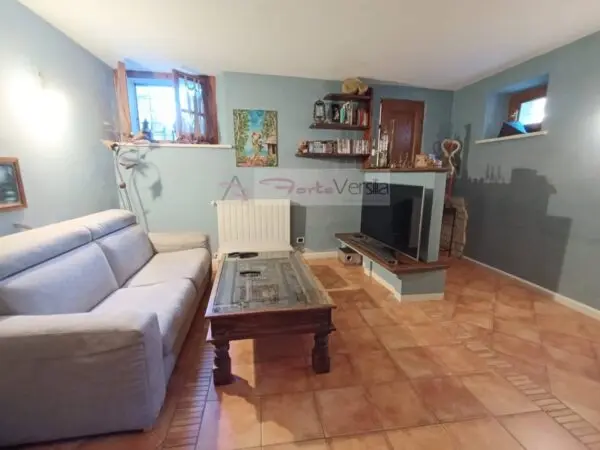 Casa Semindipendente via, Seravezza