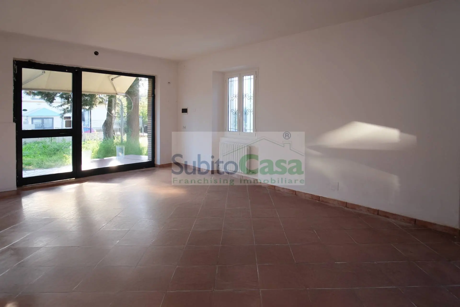 Immagine per Locale Commerciale in affitto a Chieti Via Dei Vestini 114