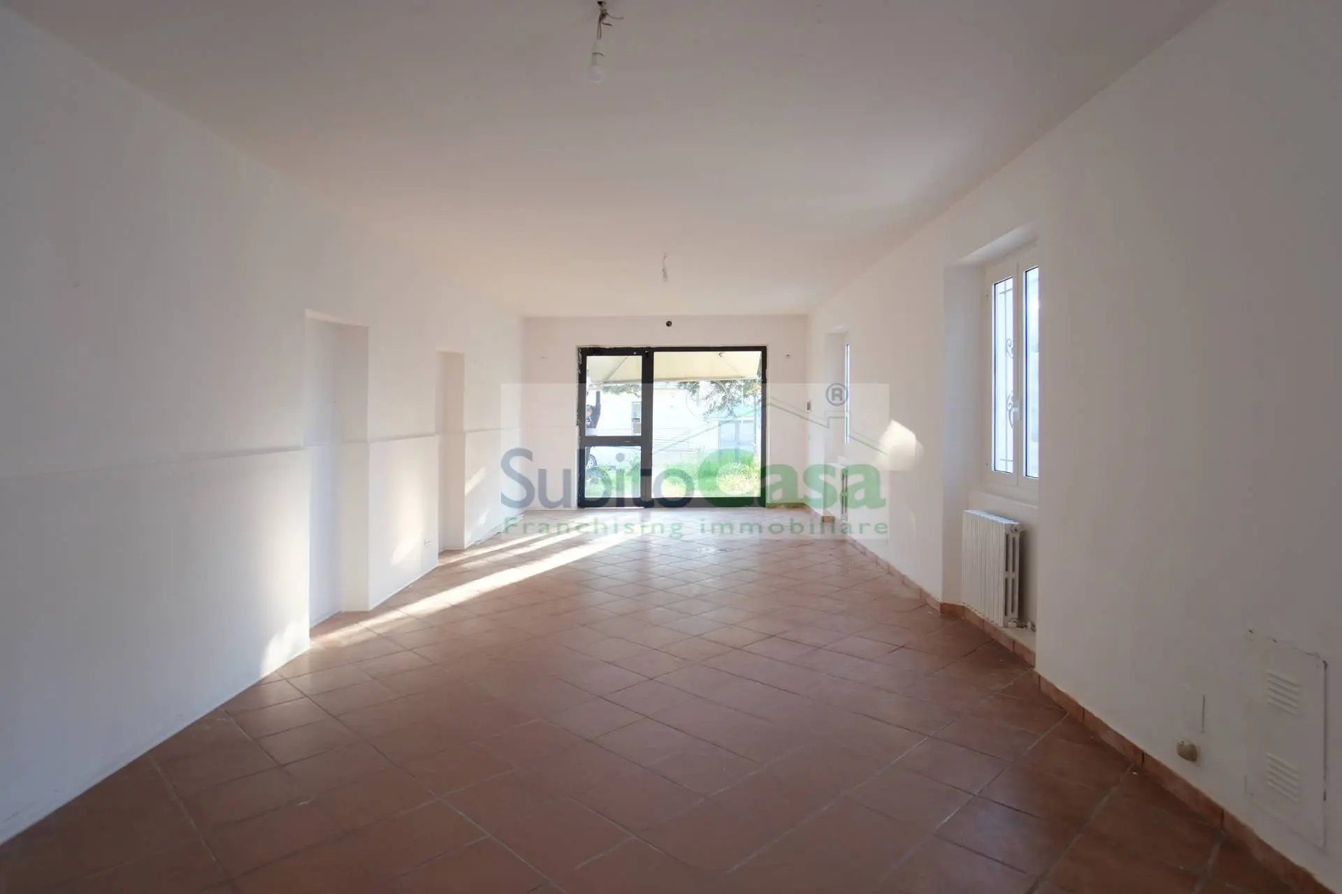 Immagine per Locale Commerciale in affitto a Chieti Via Dei Vestini 114