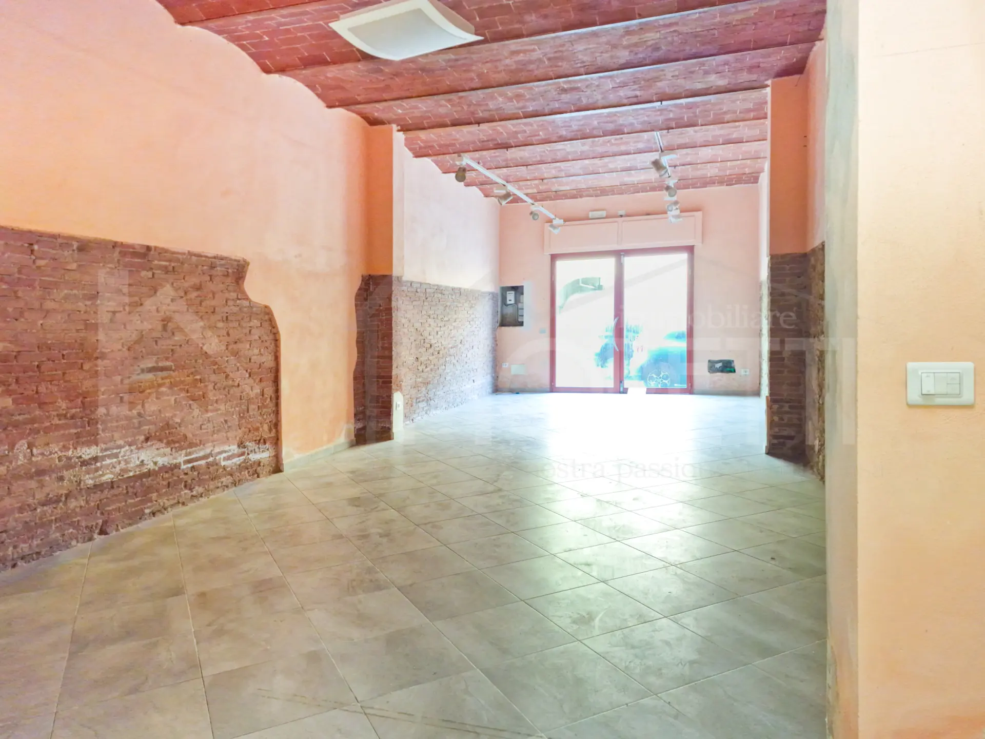 Immagine per Capannone in affitto a Collesalvetti via Roma