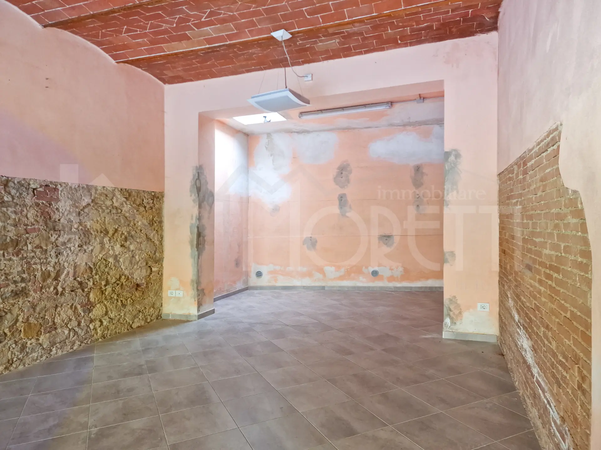 Immagine per Capannone in affitto a Collesalvetti via Roma