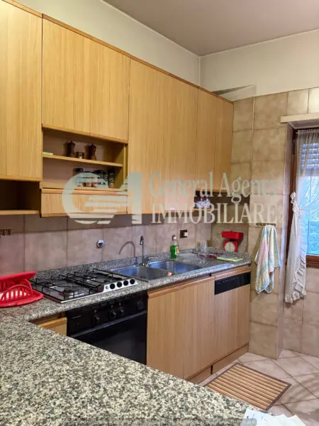 Quadrilocale viale Africa, Roma