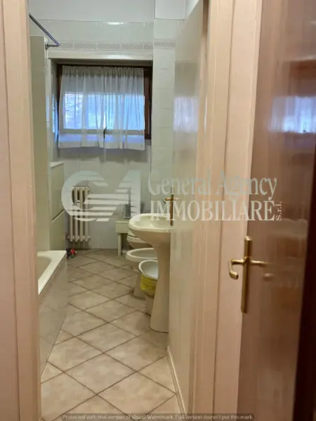 Quadrilocale viale Africa, Roma