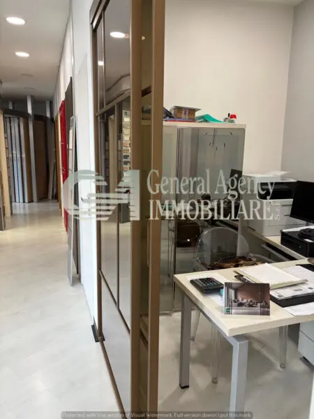 Locale Commerciale via Albano 62, Roma