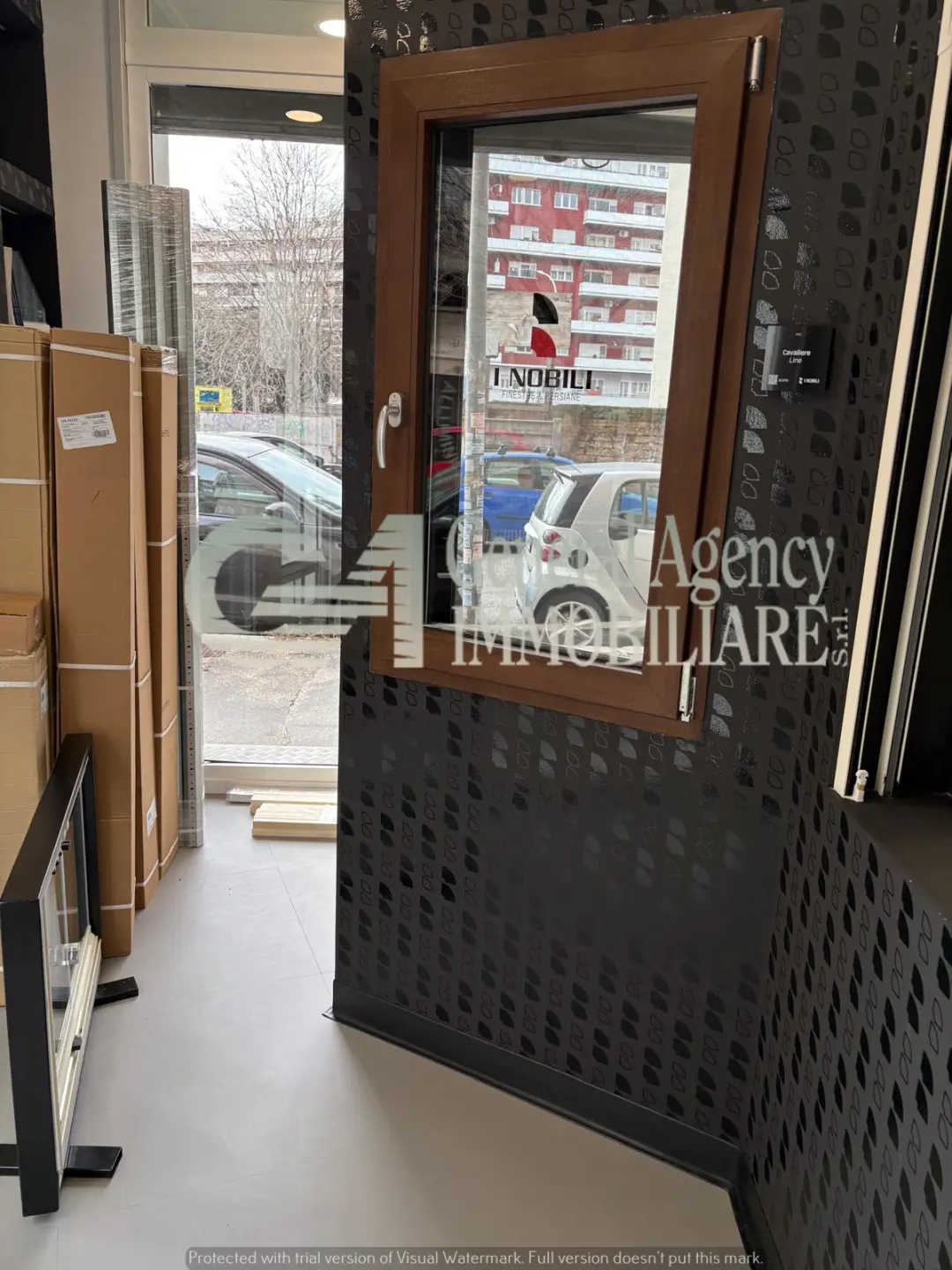 Immagine per Locale commerciale in vendita a Roma via Albano 62