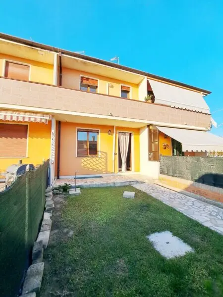 Villa A Schiera viale Dei Mille 400, Rovigo