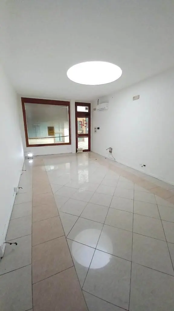 Immagine per Capannone in affitto a Rovigo via Umberto I 27