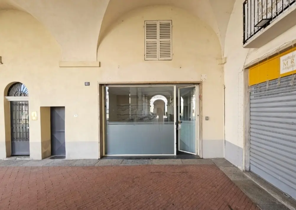 Immagine per Capannone in vendita a Venaria Reale piazza Annunziata 11/f