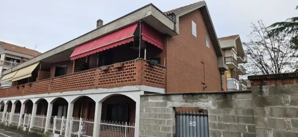 Villa A Schiera via Gorizia 12, Venaria Reale