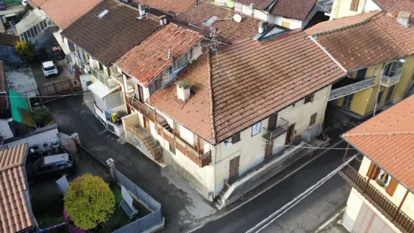 Porzione Di Casa via Salvatore Mura 18, Front