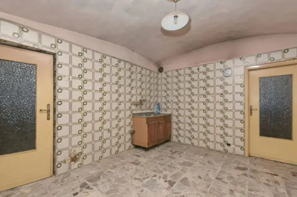 Porzione Di Casa via Salvatore Mura 18, Front