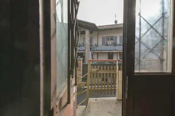 Porzione Di Casa via Salvatore Mura 18, Front