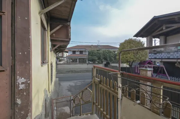 Porzione Di Casa via Salvatore Mura 18, Front