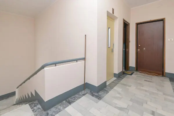 Bilocale via Monginevro 220, Torino