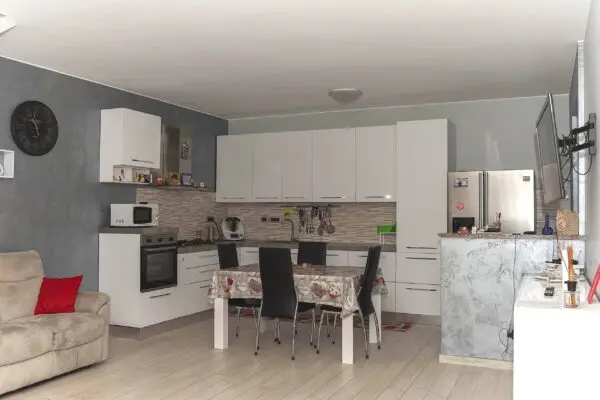 Porzione Di Casa Nole