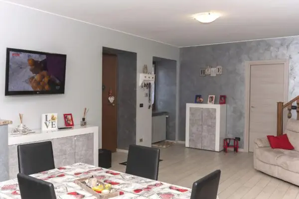 Porzione Di Casa Nole