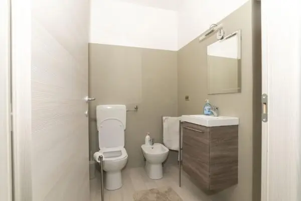 Porzione Di Casa Nole