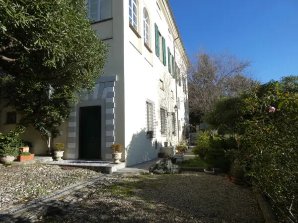 Villa Trifamiliare via San Pantaleo 35, Castelletto, Genova