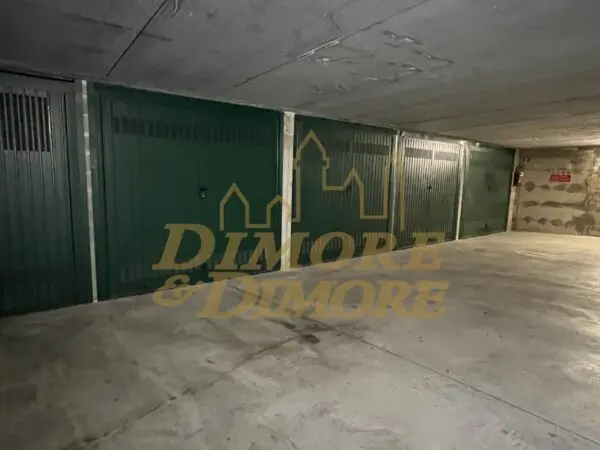 Garage via Gualtiero Berti 18, Maccagno Con Pino E Veddasca