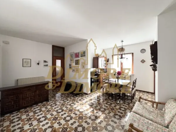 Villa via Gualtiero Berti 3, Maccagno Con Pino E Veddasca