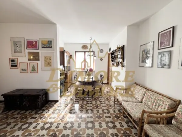 Villa via Gualtiero Berti 3, Maccagno Con Pino E Veddasca