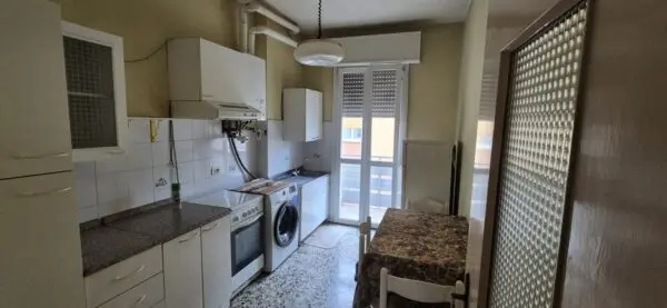 Trilocale via Murano 6, Buon Pastore, Modena