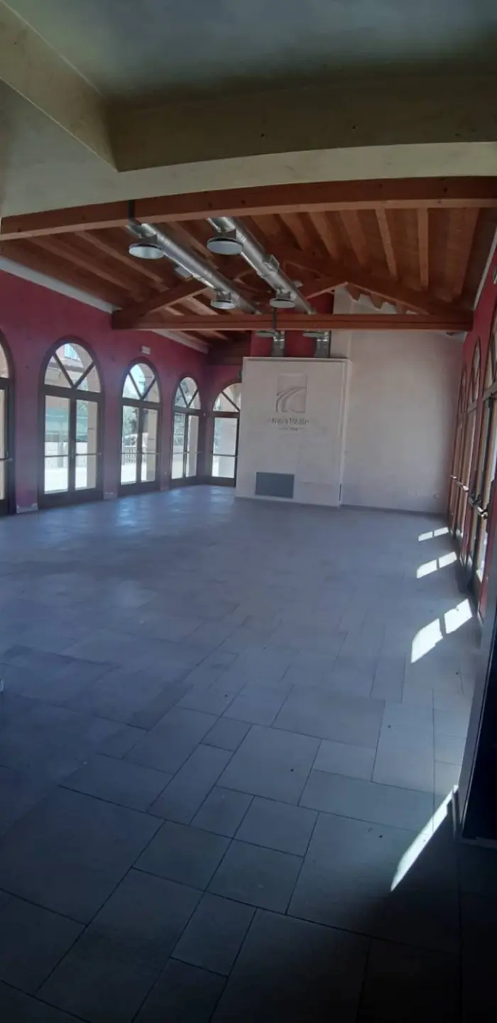 Immagine per Locale Commerciale in vendita a Due Carrare via San Pelagio 5